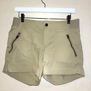 Athleta  Womens Cargo Chino Shorts Size 6 Organic Cotton Stretch Khaki Pockets